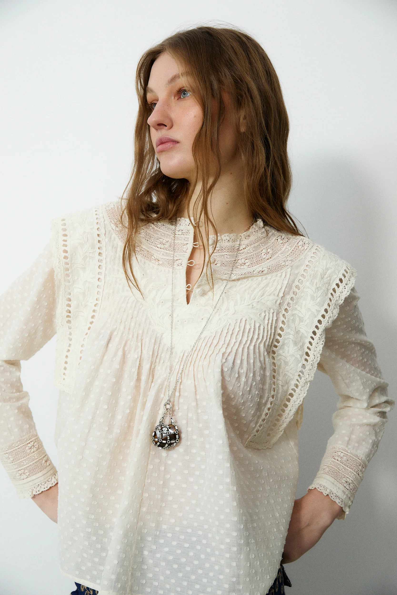 BRASTINA | White Embroidered Lace Blouse - Image 4