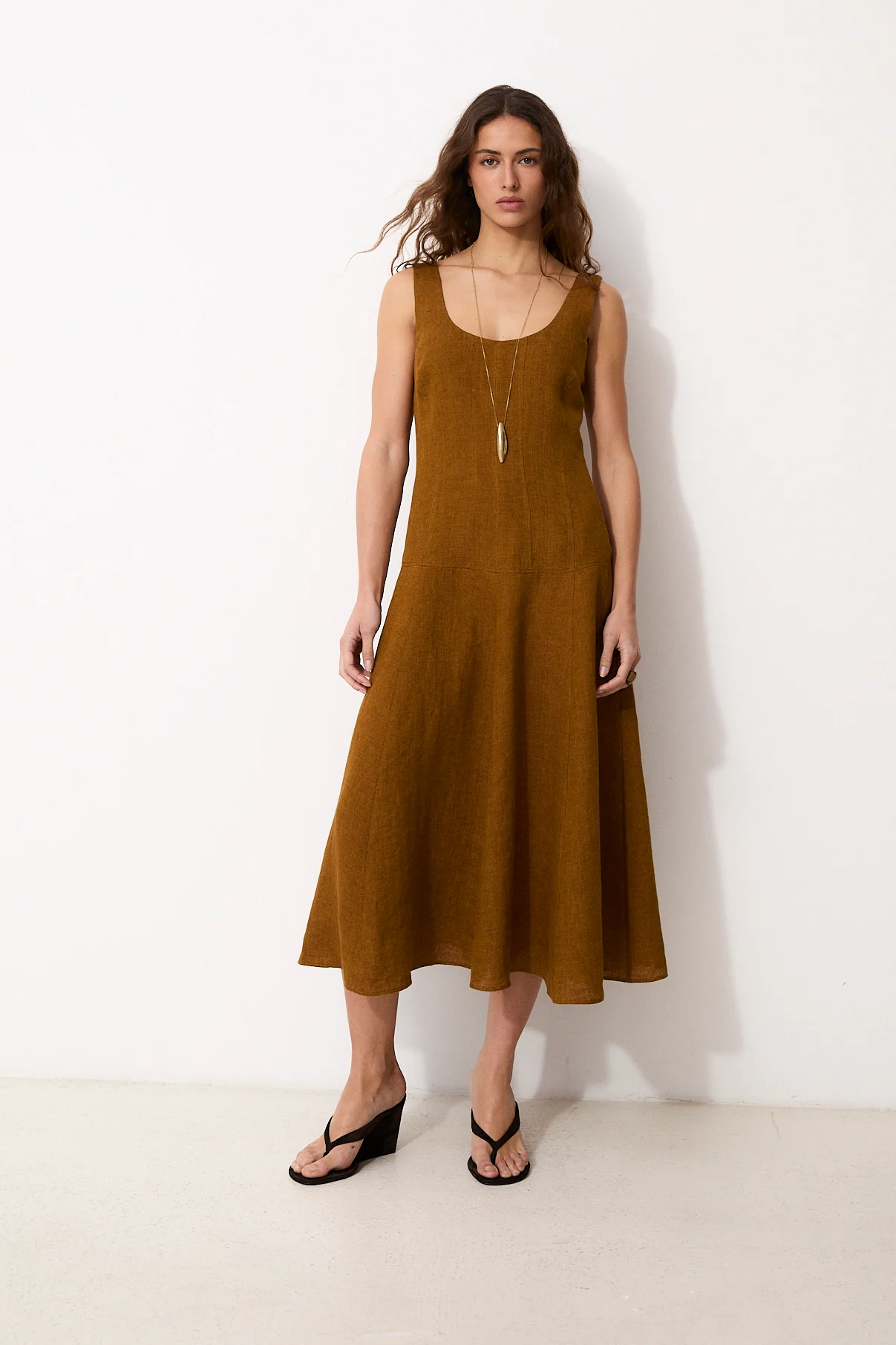 CAVERNI | Camel Dress in 100% Italian Linen - Image 3