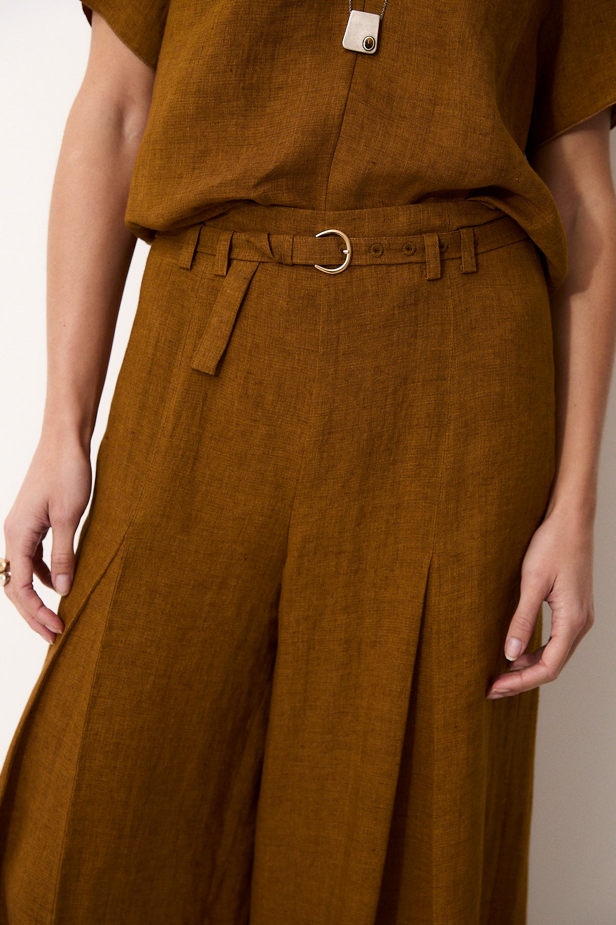 CAVERNI | 100% Linen camel Top - Image 5
