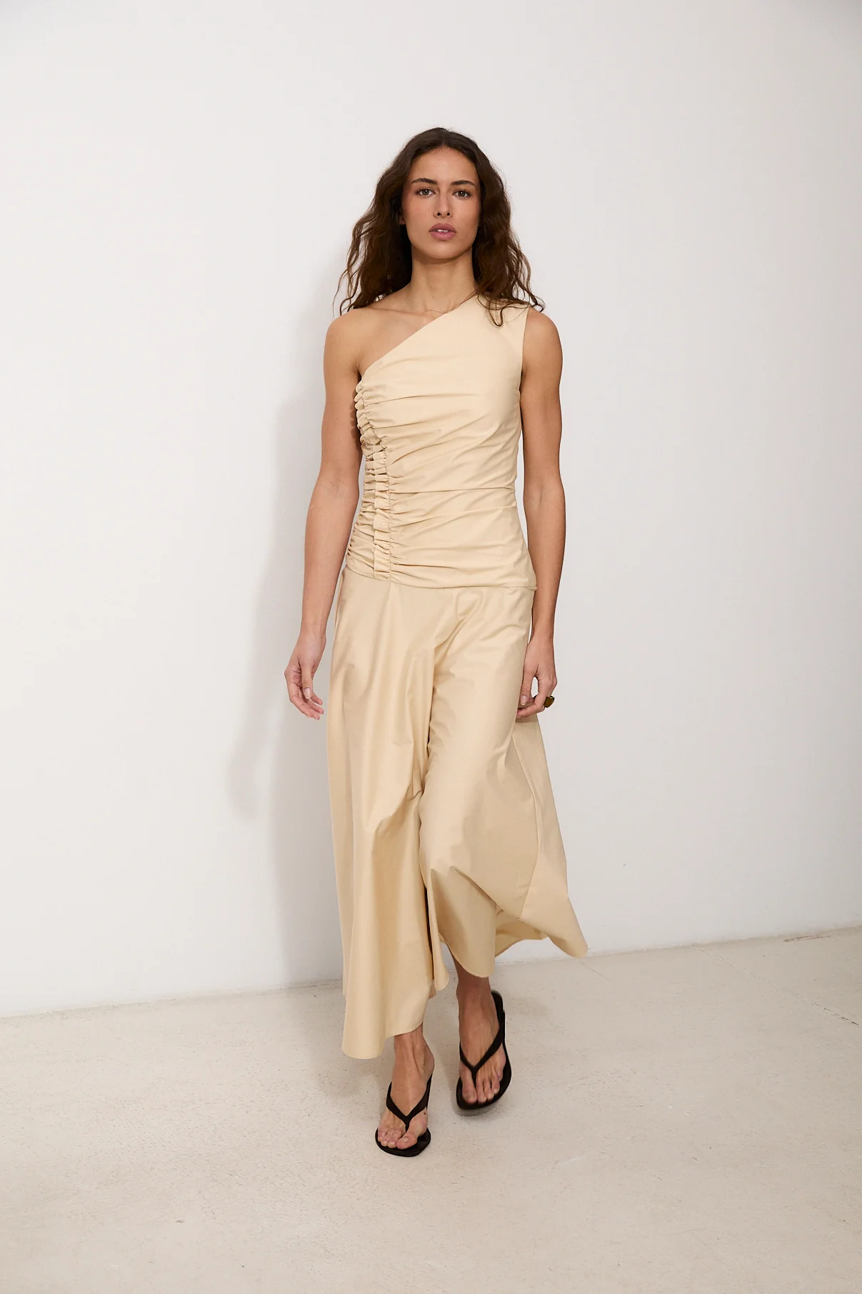 CELIA | One-Shoulder Ecru Cotton Midi Dress - Image 3
