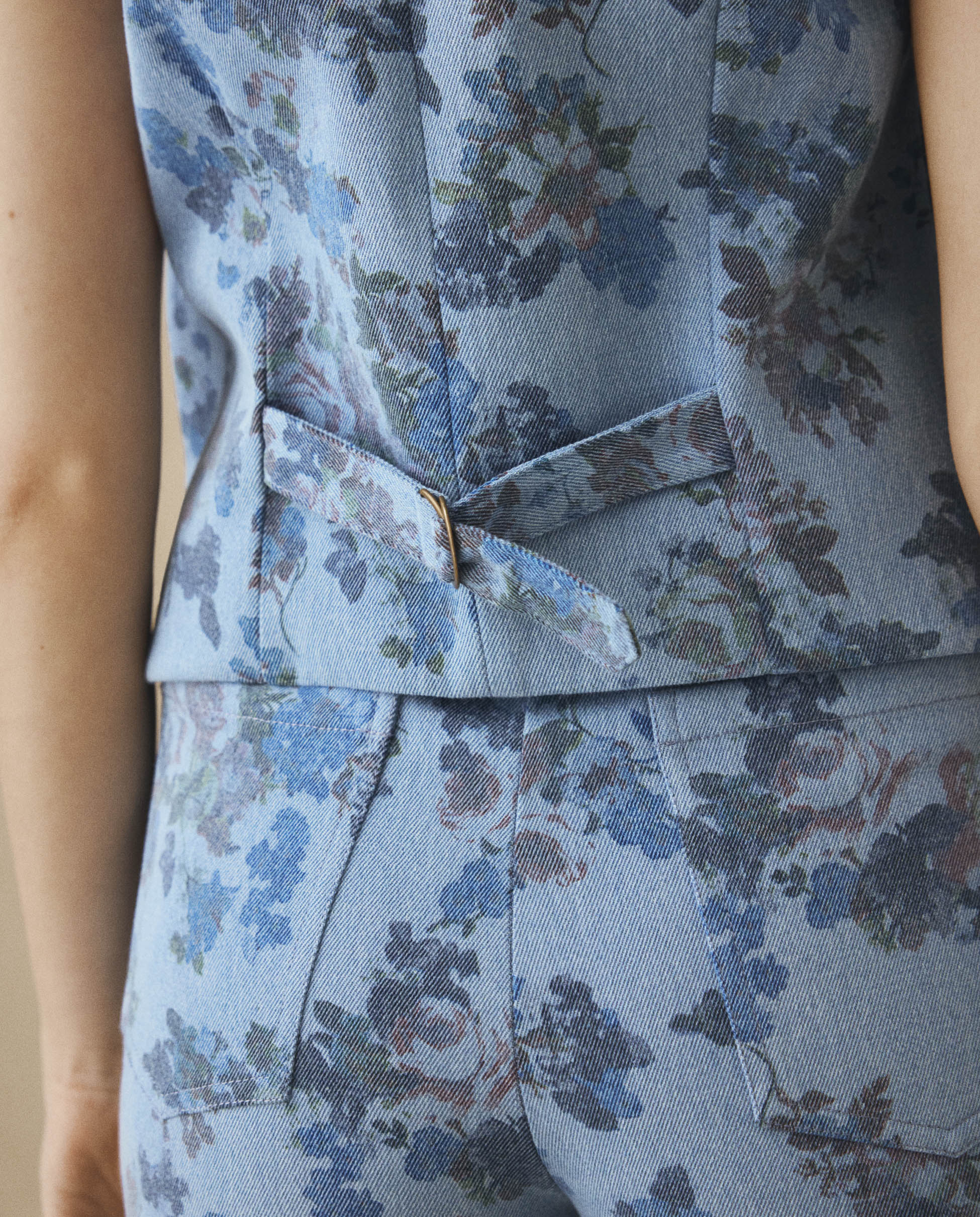 CONNIE | Blue Floral Printed Cotton Vest - Image 7