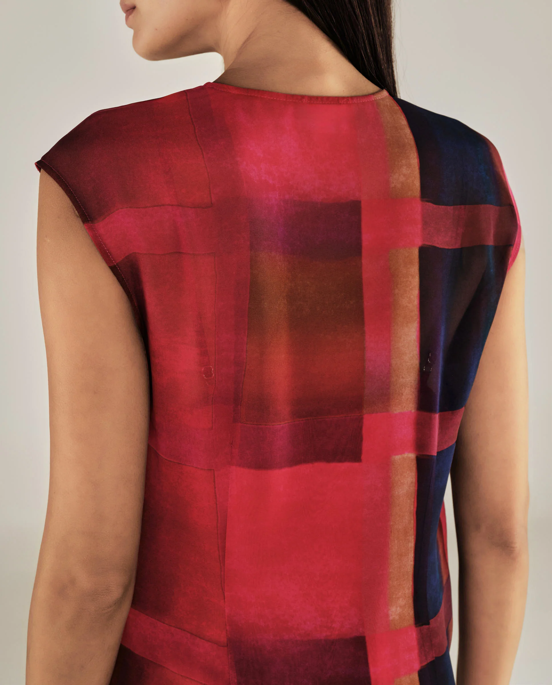DOROTHEA | Fuchsia Pink Twist Midi Dress - Image 3