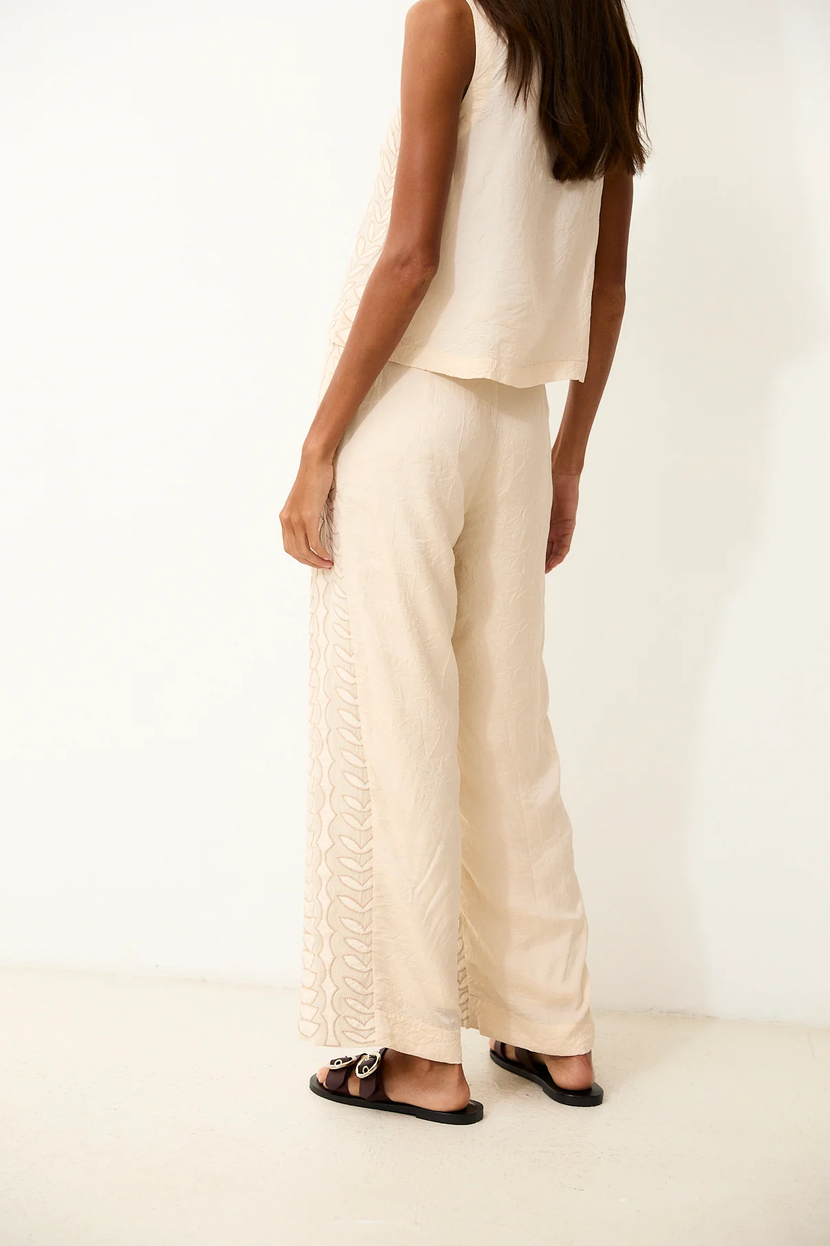 LOUISE | Ecru Cotton Top with Hand Embroidery - Image 4