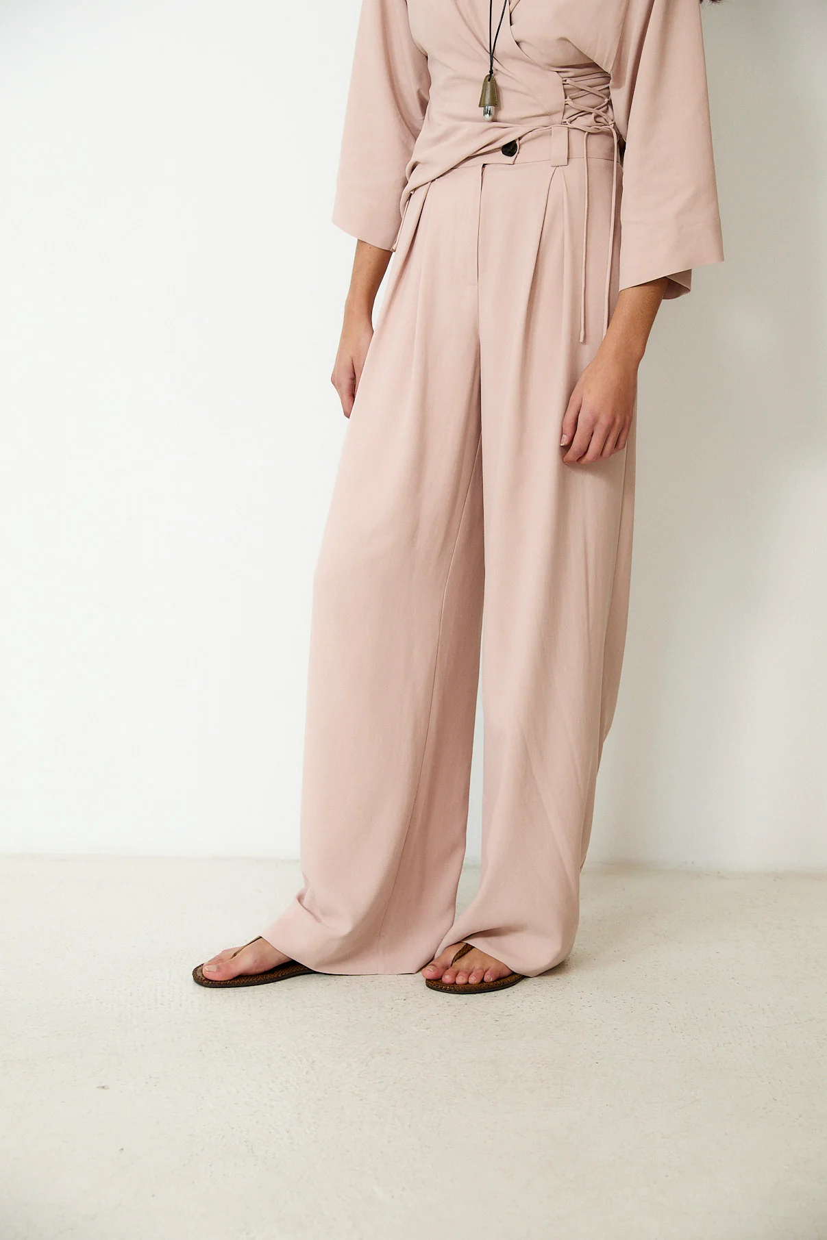 LOURDES | Light Pink Silk Wide Leg Trousers - Image 4