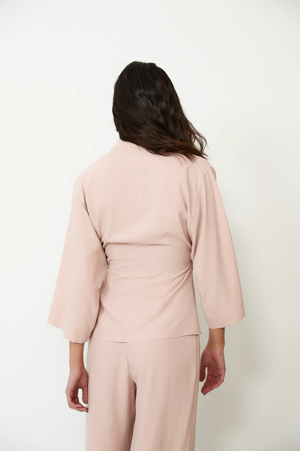 LOURDES | Light Pink Silk Wrap Blazer - Image 4