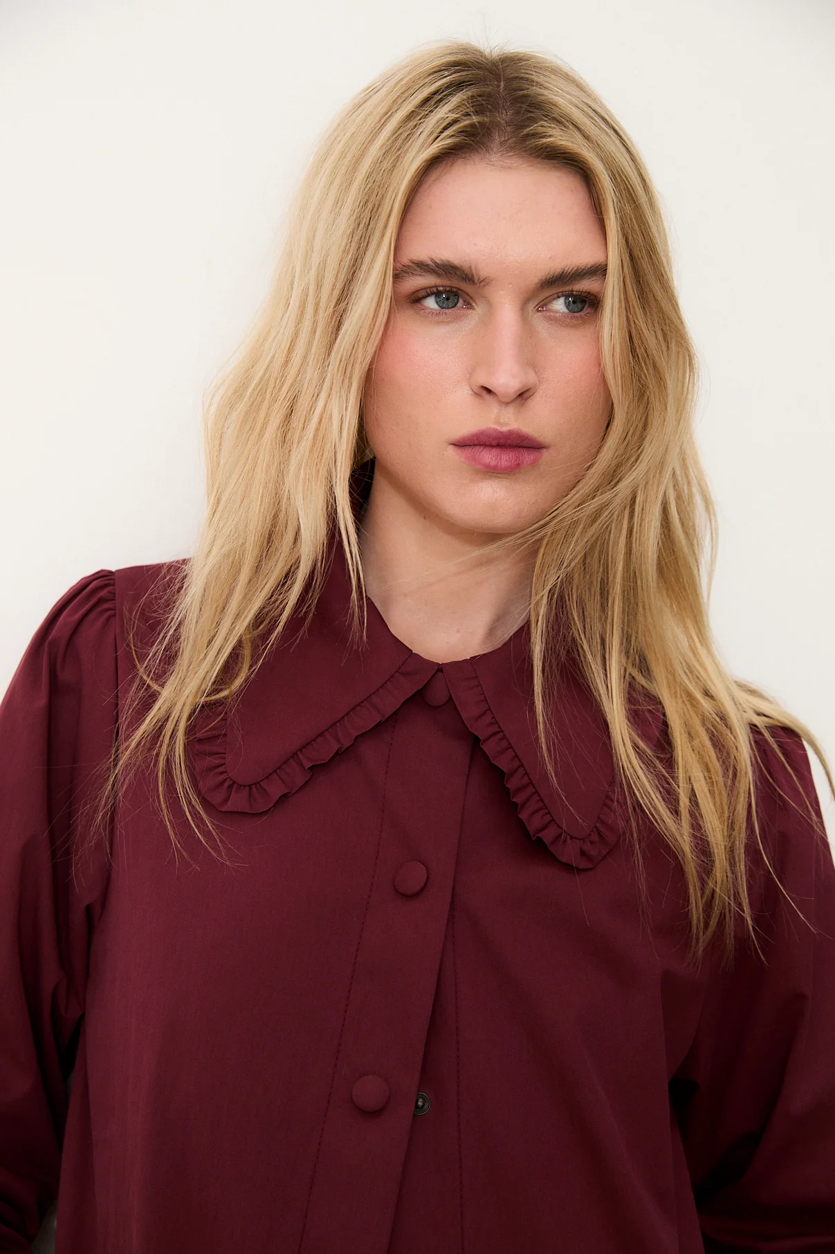 ODETTE | Burgundy long trench - Image 2
