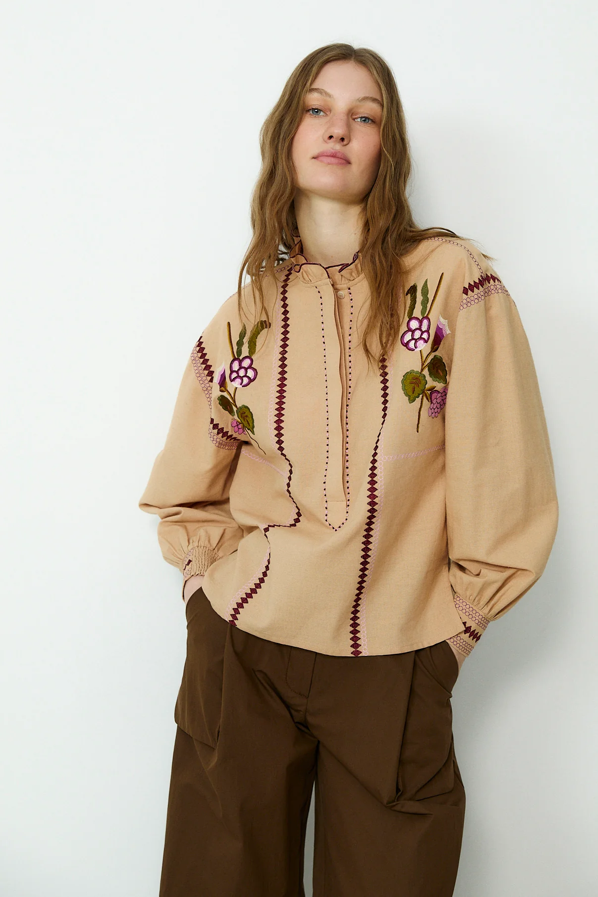 VAULT | Camel Embroidered Cotton Linen Blouse - Image 4