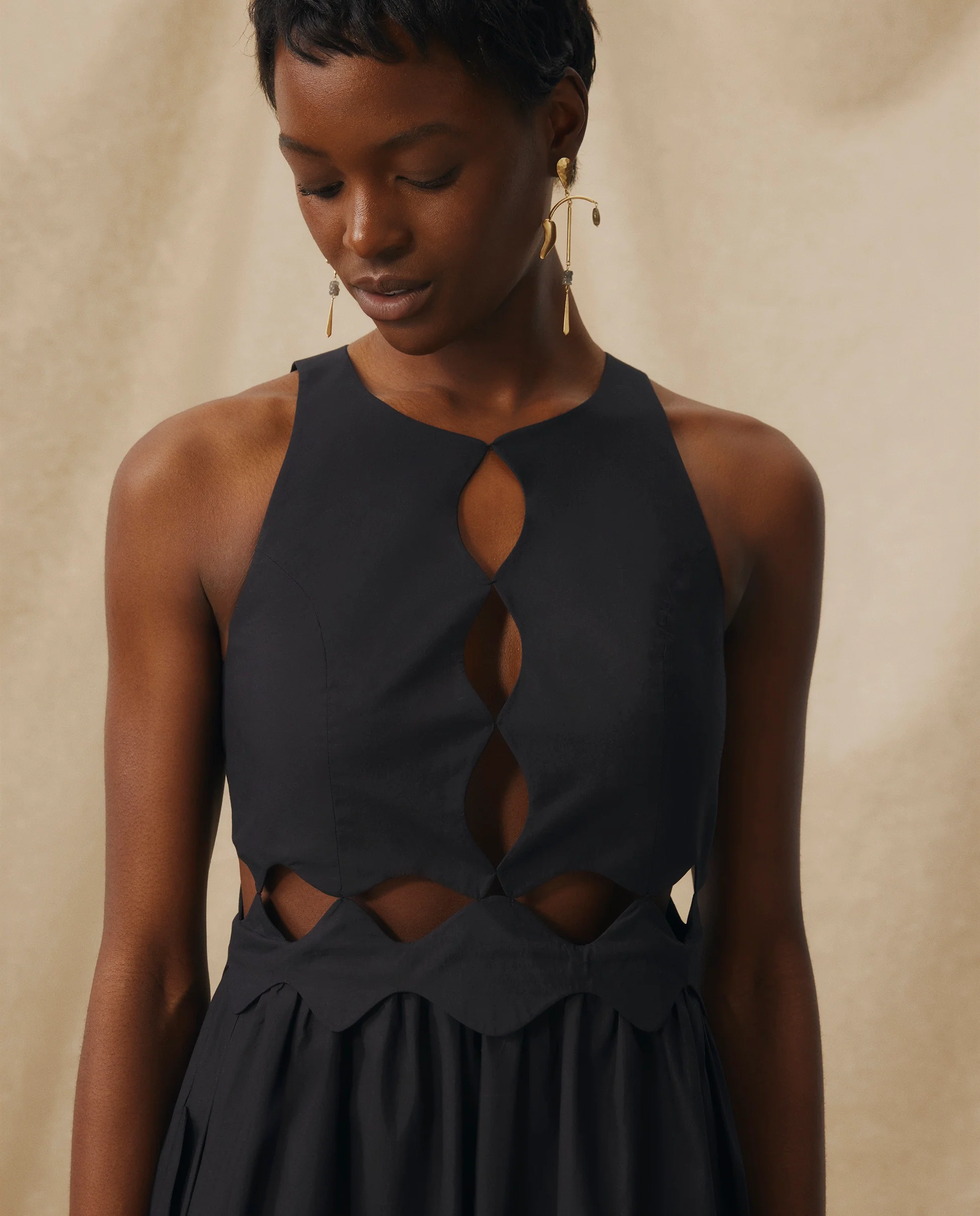 ANUSHA | Black Cut-Out Scallop Cotton Midi Dress - Image 3