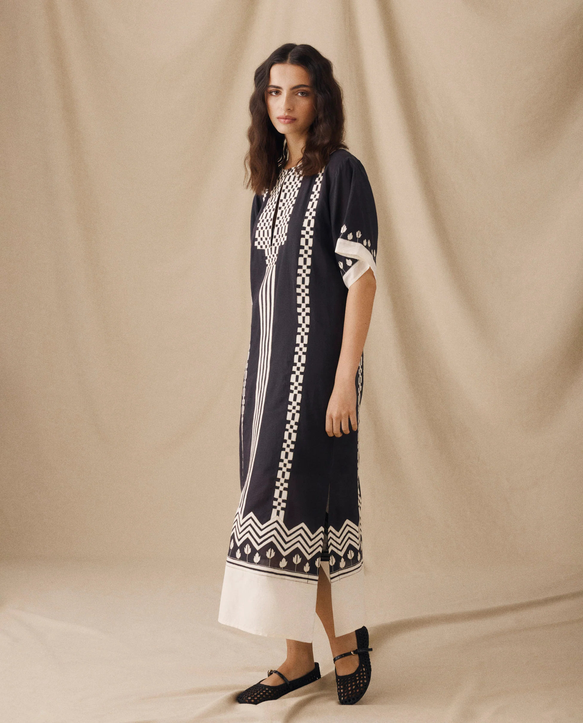 TAMANNA | Black Geo Embroidered Tunic - Image 3